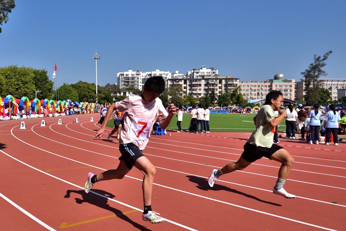 附中学生田径运动会3