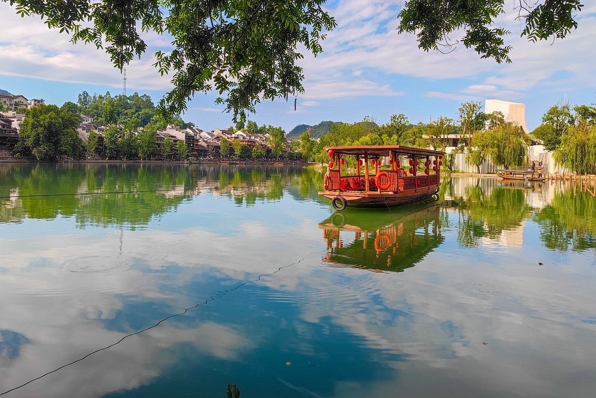 蜀滇黔渝鄂骑游随拍15——一脚踏三省视角之一