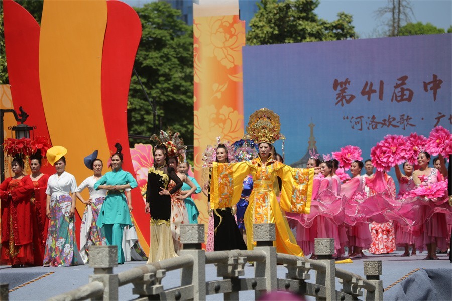 河洛欢歌演艺精彩闭幕助兴洛阳牡丹文化节