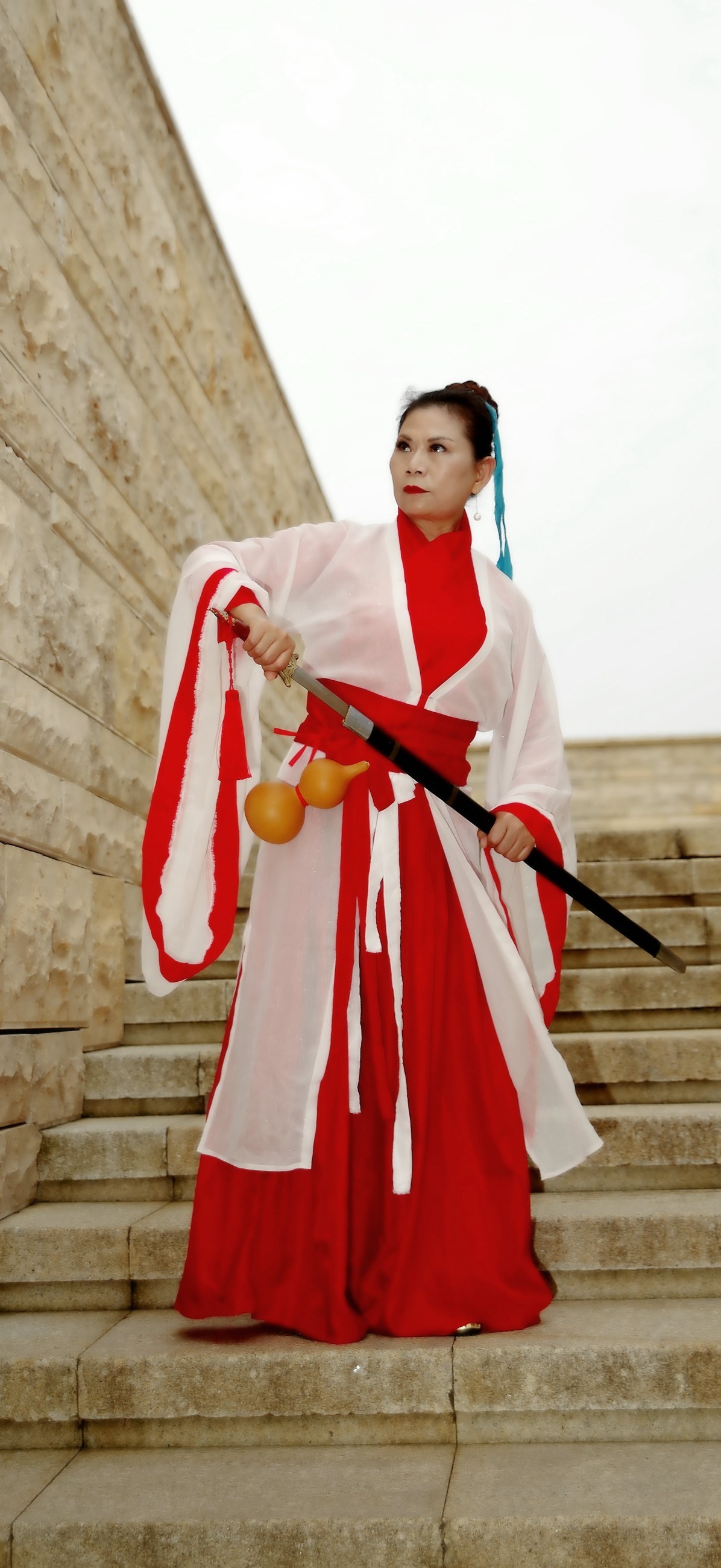 盘龙城遗址公园的剑侠美女！