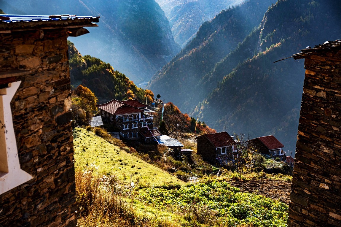 金秋川西行摄【10】云中藏寨