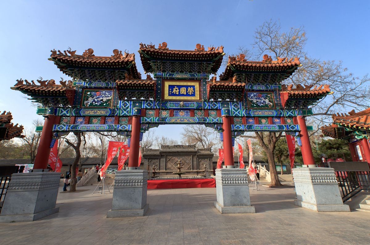 春游荣国府，海棠花开人心暖