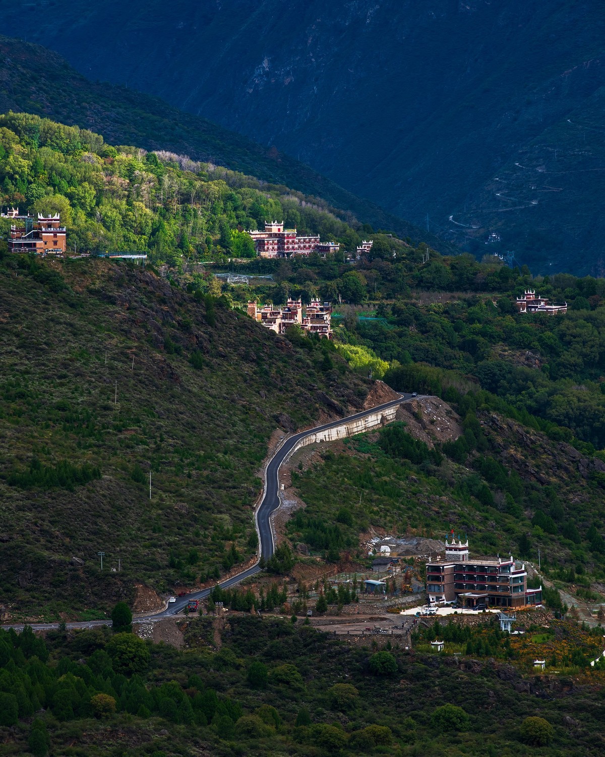 川西小环线第三站——烟雨中的甲居藏寨