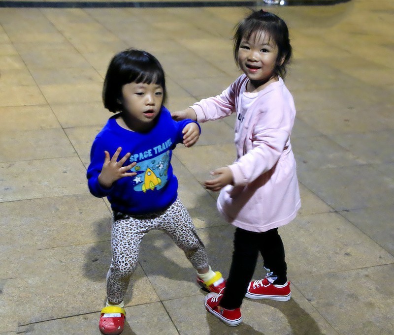 515【寿星老海南游摄纪实】夜拍广埸儿童！