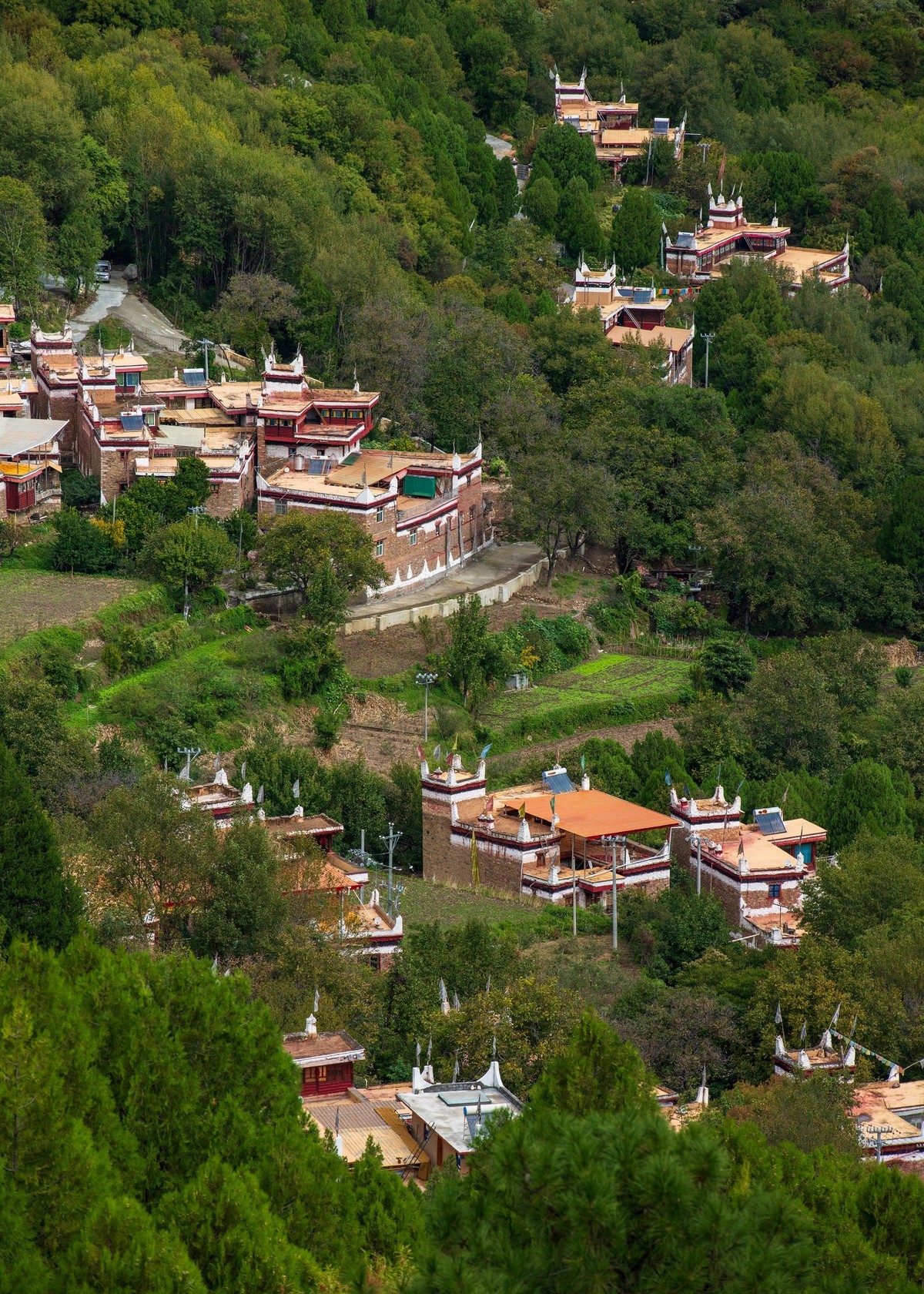川西小环线第三站——烟雨中的甲居藏寨