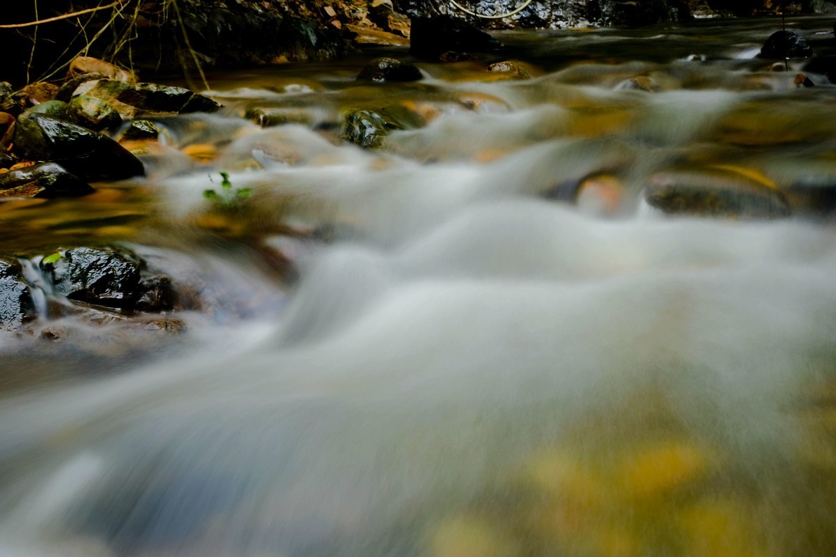 小溪流水哗啦啦