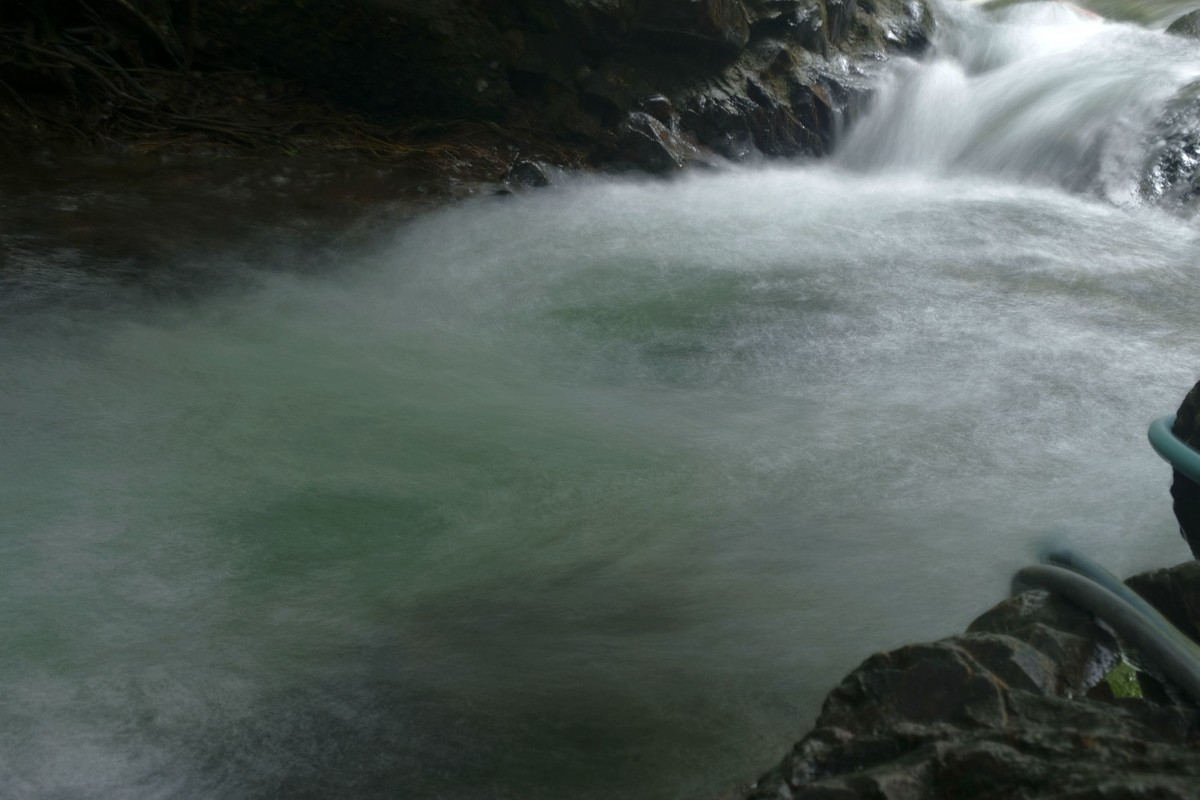 小溪流水哗啦啦
