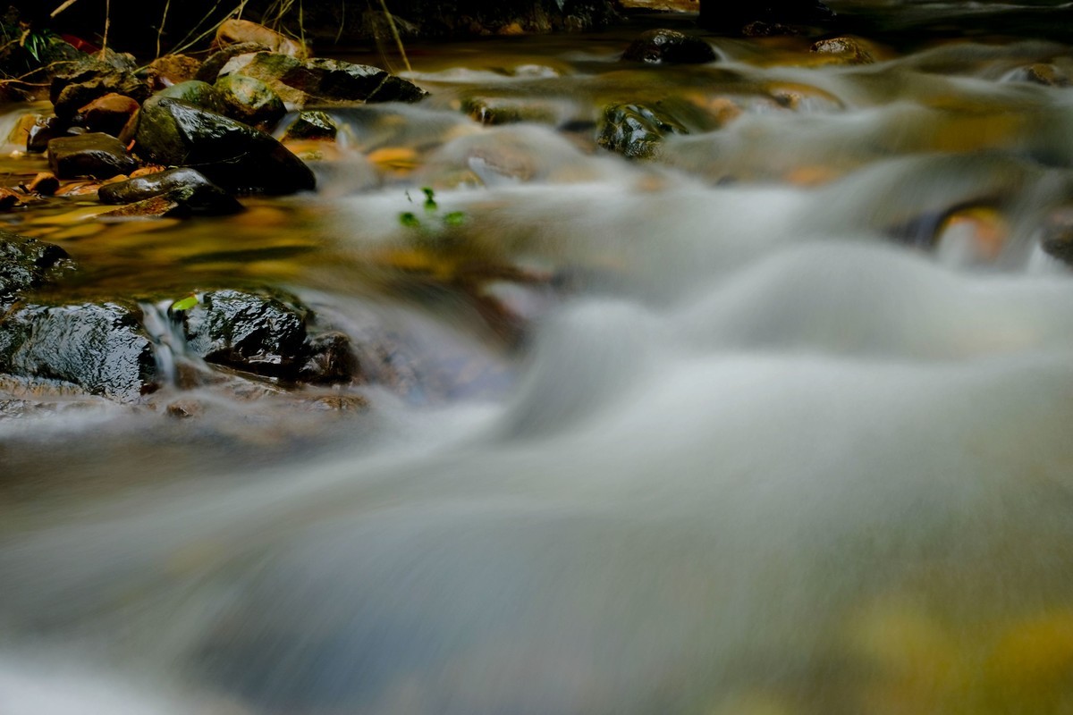 小溪流水哗啦啦