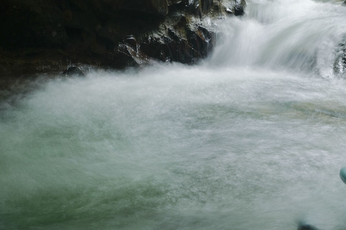 小溪流水哗啦啦