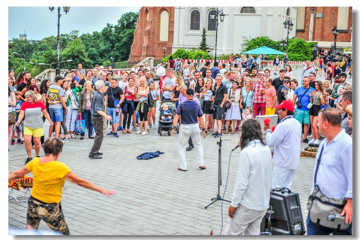 人在波兰老城（华沙）