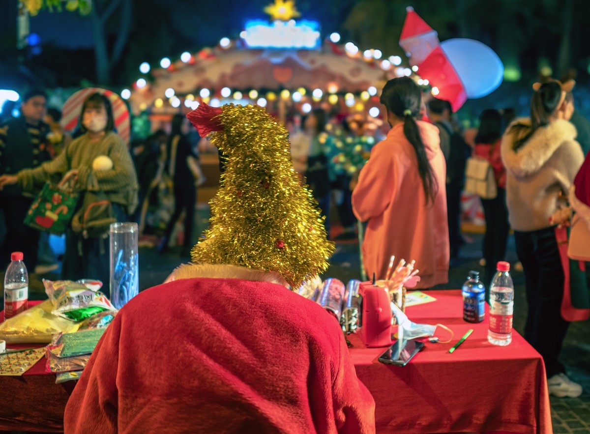 热闹非凡的外滩源