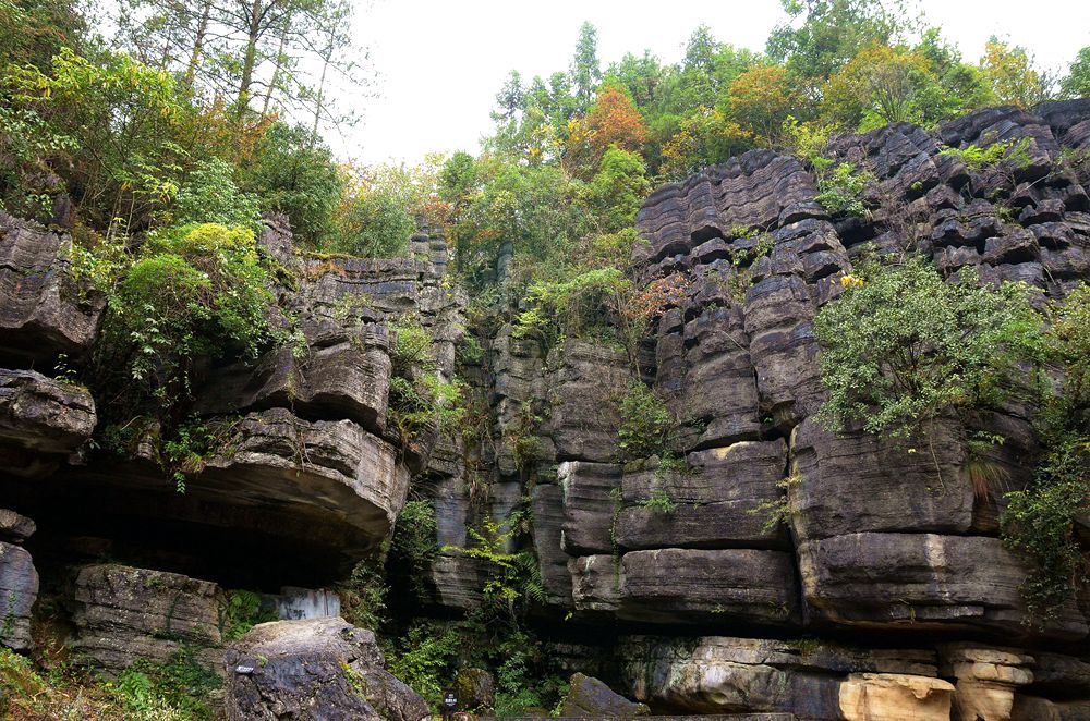 湖北恩施梭布亚石林