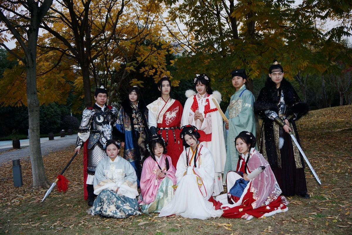 环境人像---园博园的古装美女！