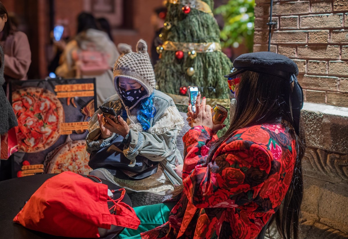 热闹非凡的外滩源