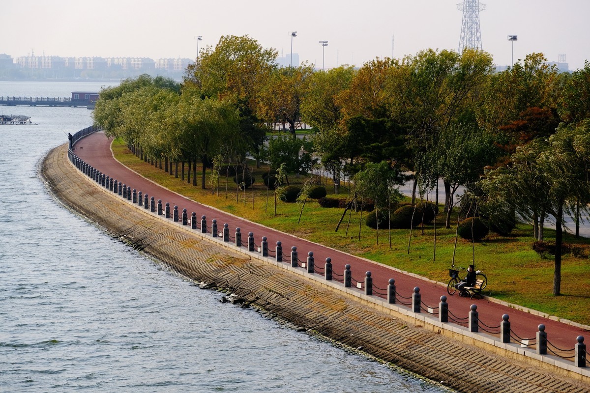 秋意浓，寒意袭，转眼年将尽…