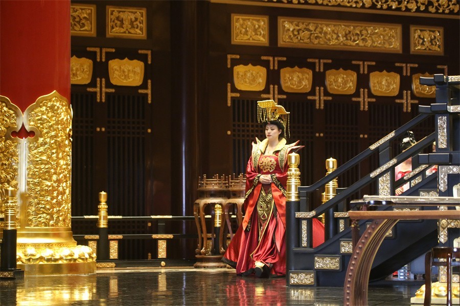 阳春三月下洛阳明堂偶遇武媚娘