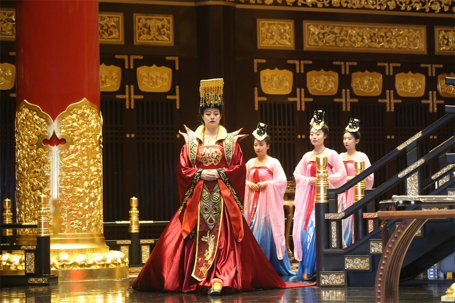 阳春三月下洛阳明堂偶遇武媚娘