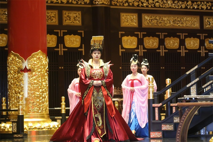 阳春三月下洛阳明堂偶遇武媚娘