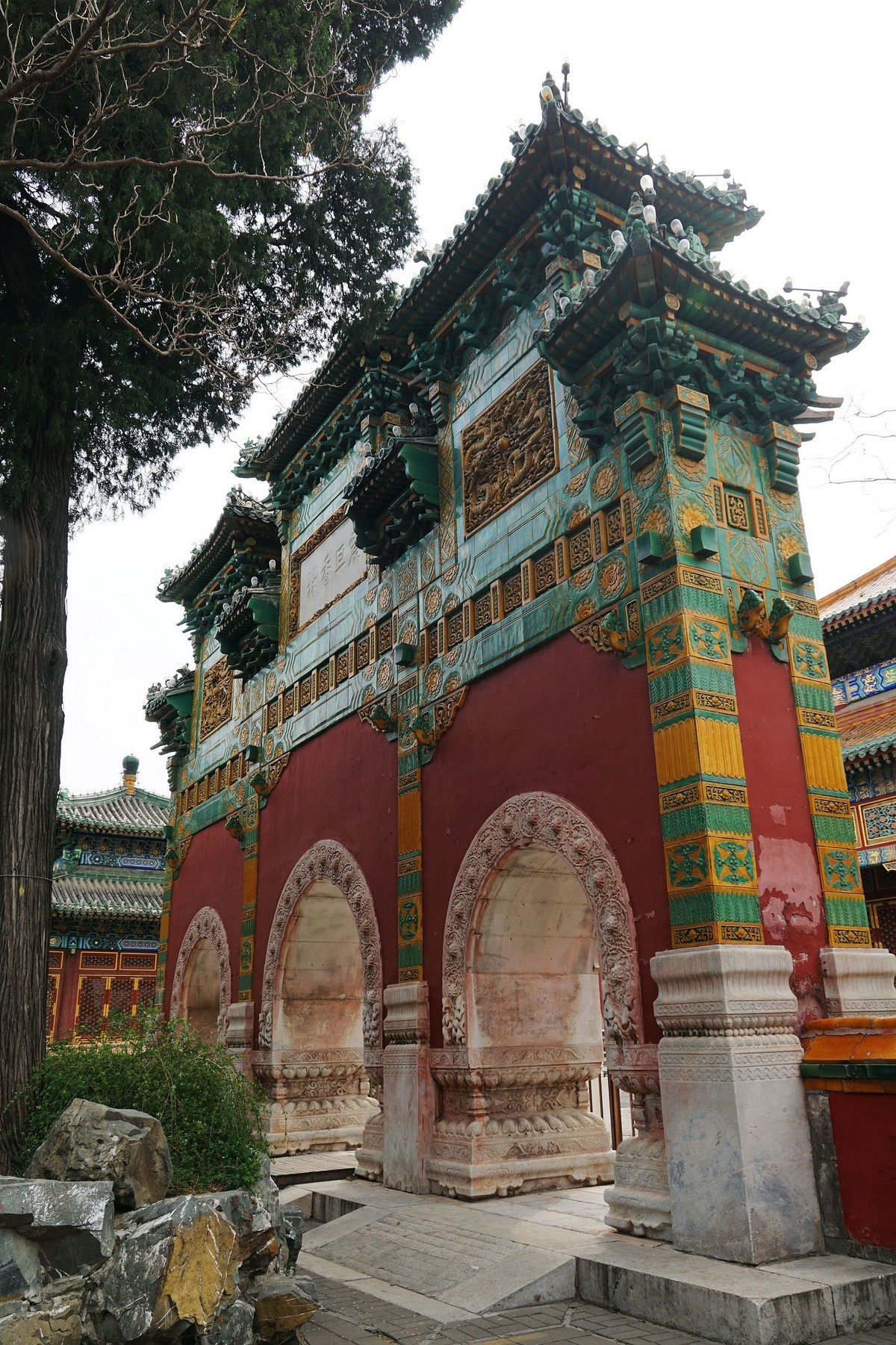 北海的绿瓦红墙