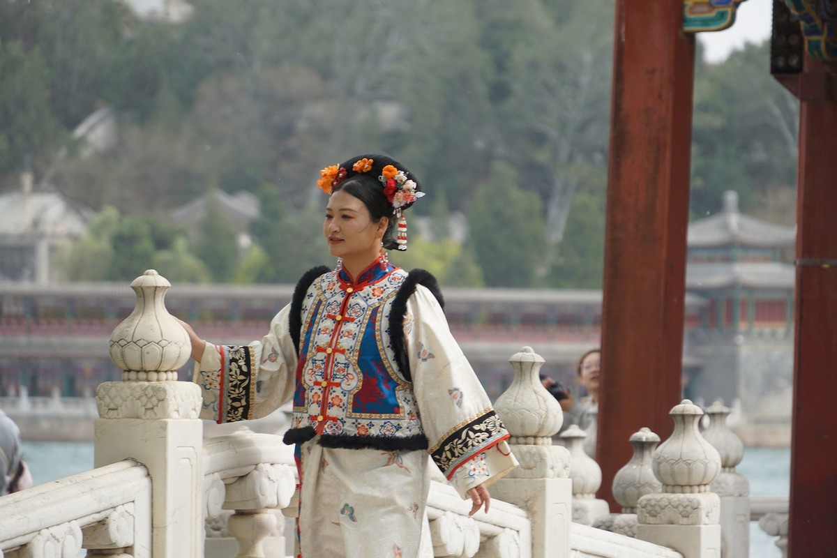 北海的绿瓦红墙