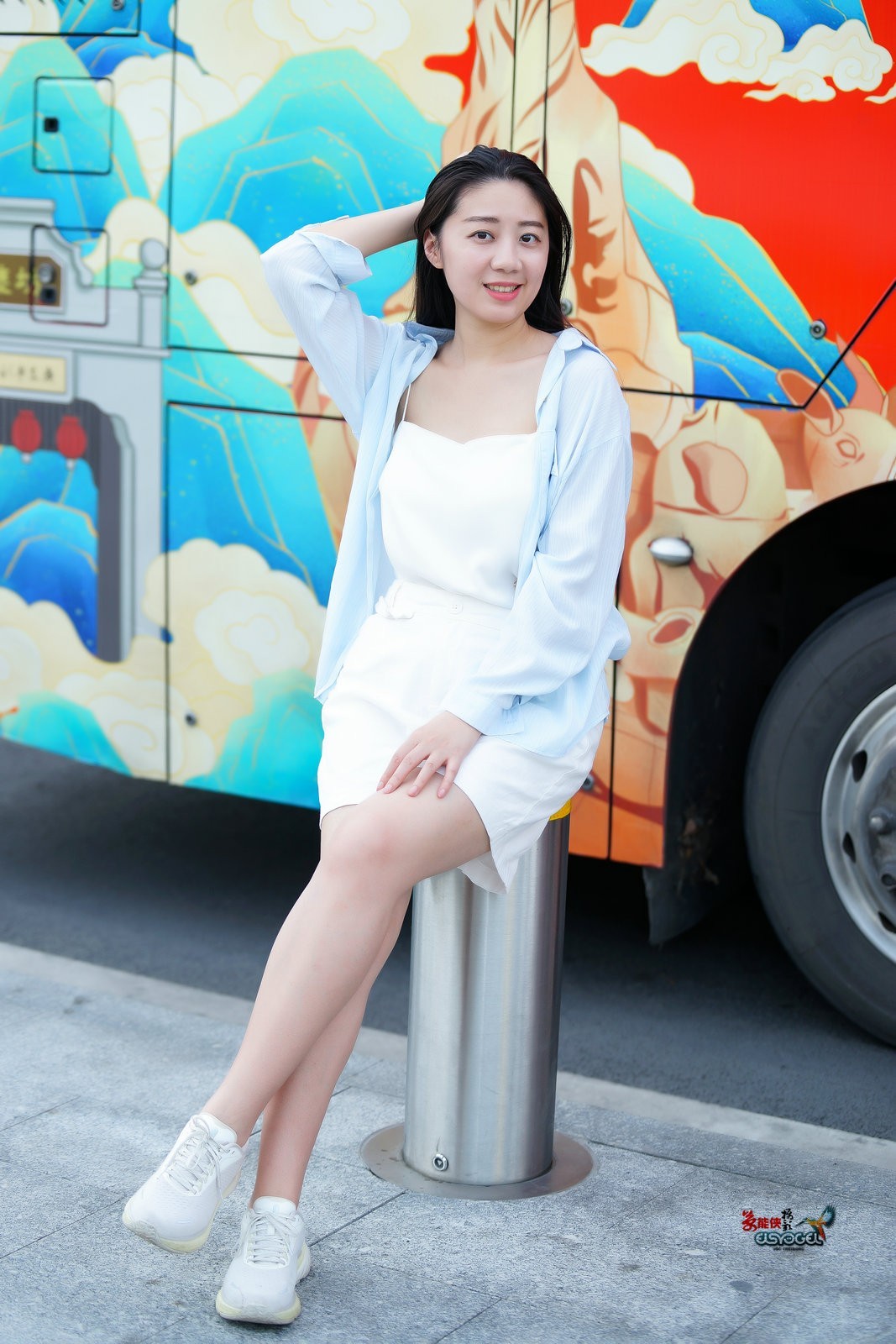 【广州塔路边美女】---可儿