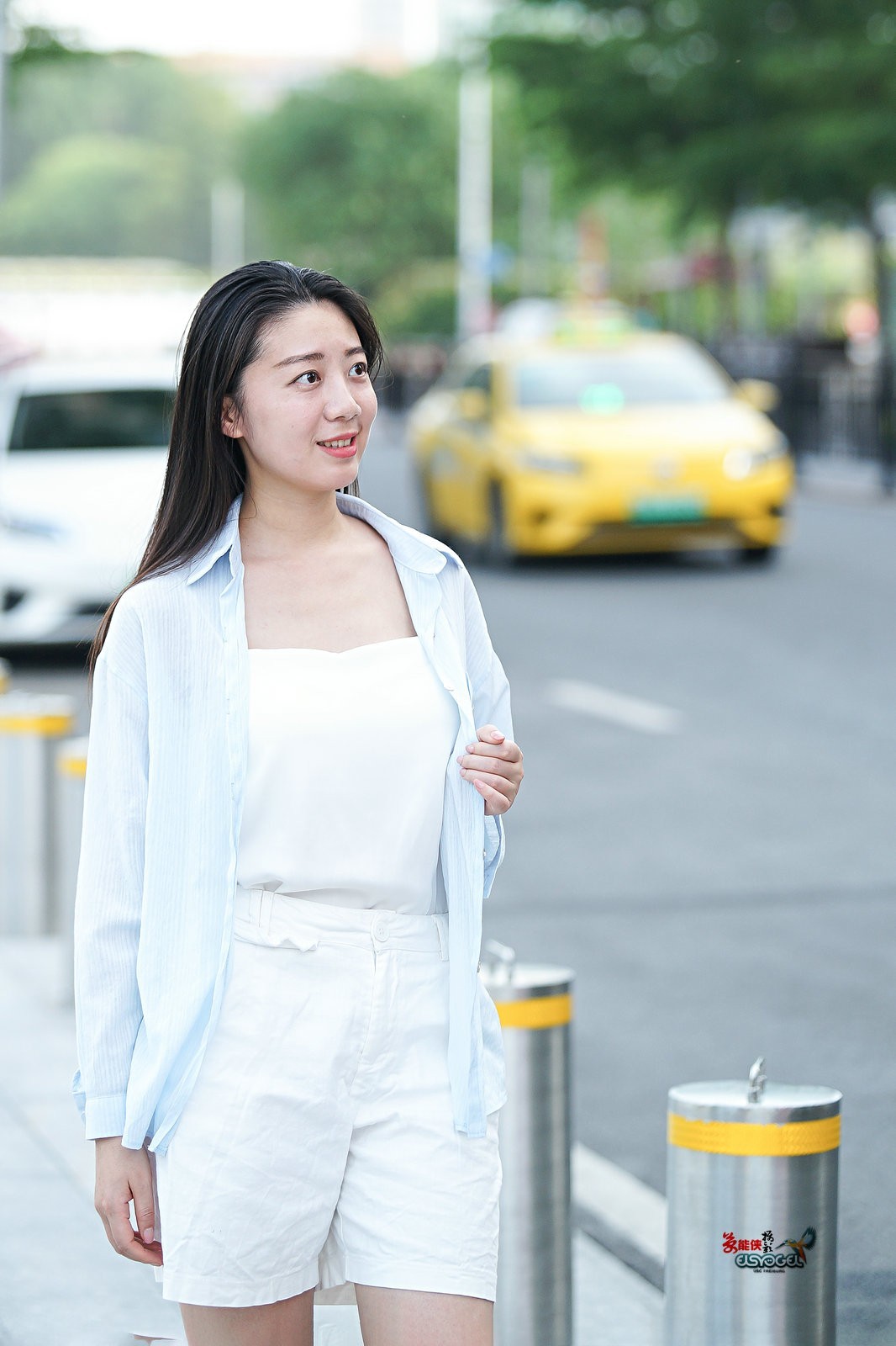 【广州塔路边美女】---可儿