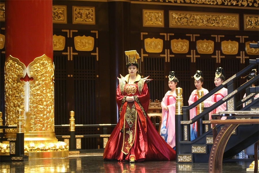 阳春三月下洛阳明堂偶遇武媚娘