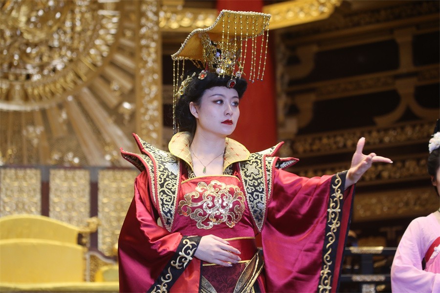 阳春三月下洛阳明堂偶遇武媚娘