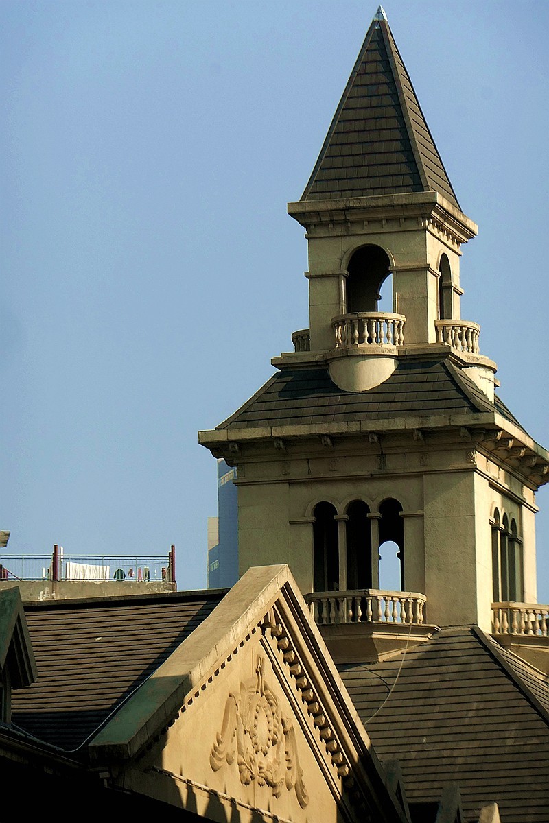 繁荣的光谷广场和步行街