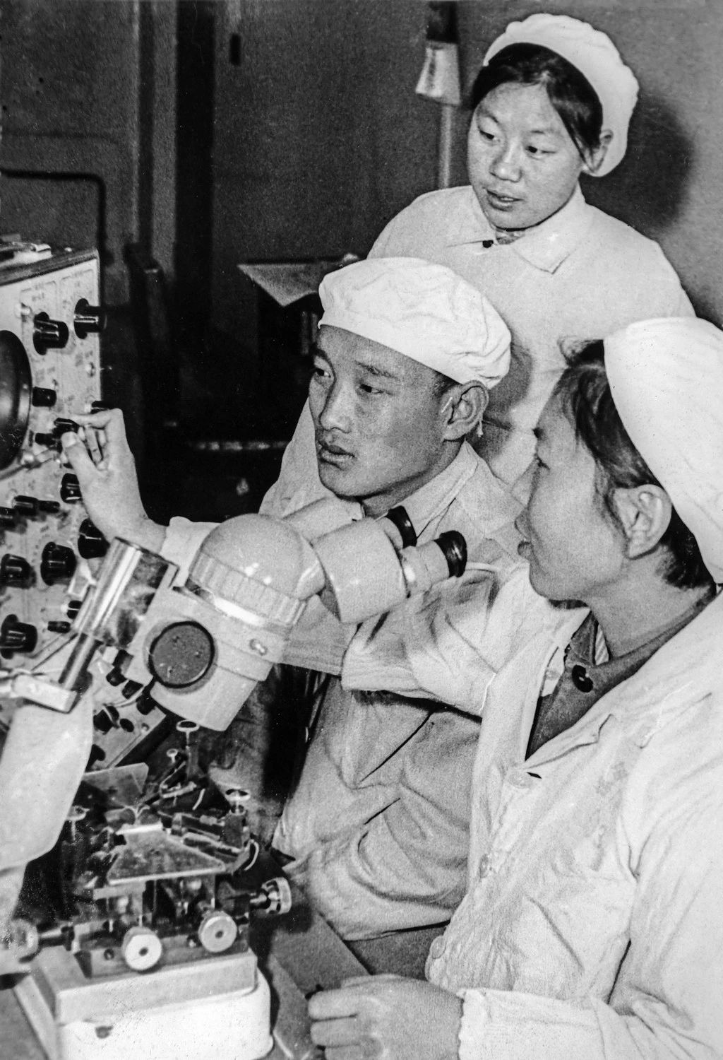 上世纪70年代的工人生活影像片段