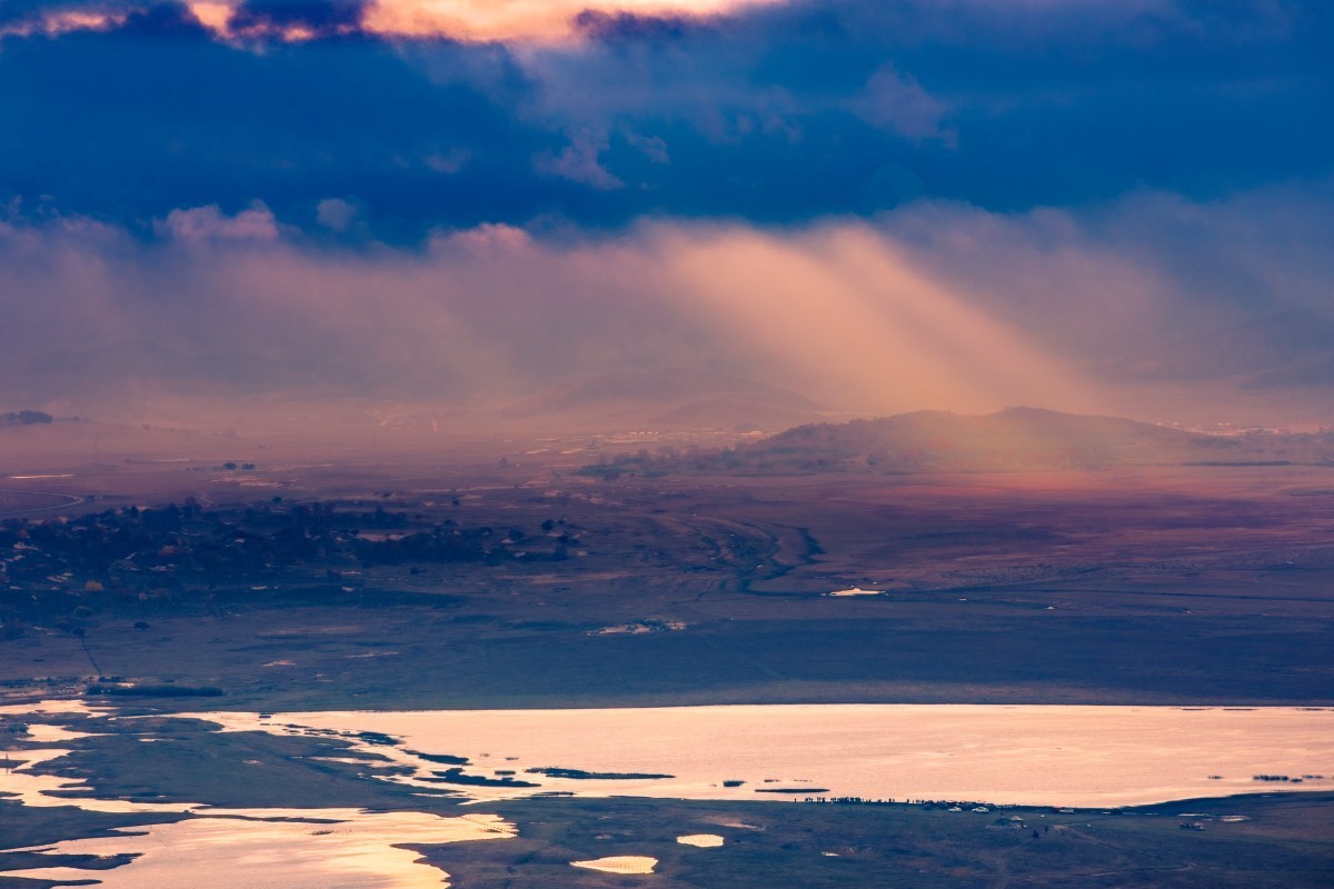 坝上晨光（续一）。