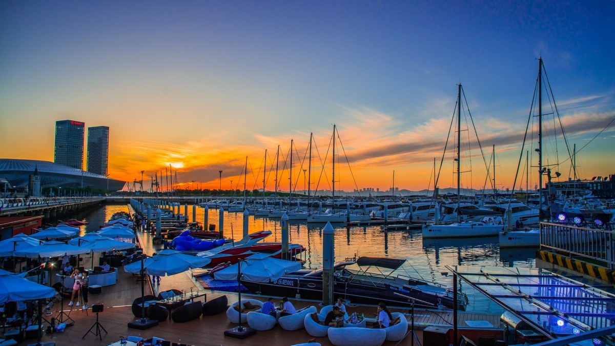 浪 漫 的 东 港 （ 一 ）