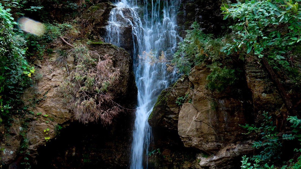 丝丝泉水入黄河