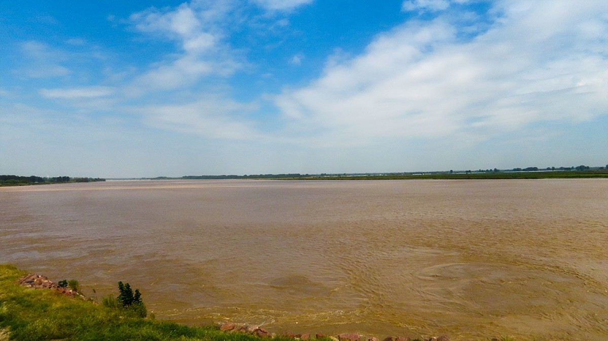 丝丝泉水入黄河