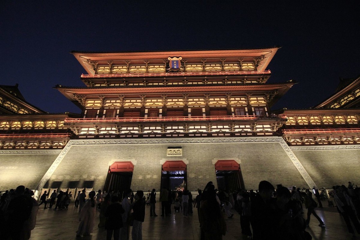 傍晚的洛阳应天门博物馆