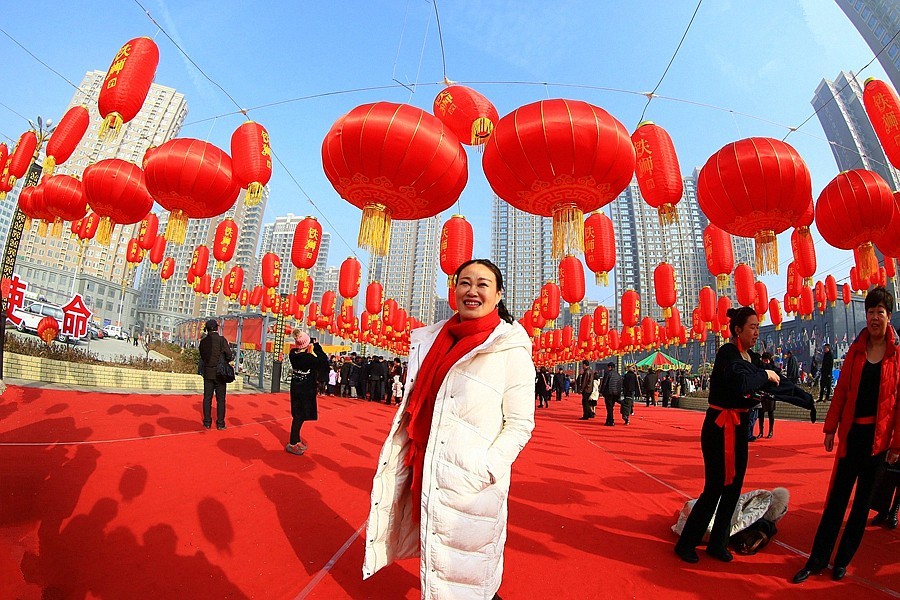 《不老松：纪实摄影》大红灯笼髙高掛！