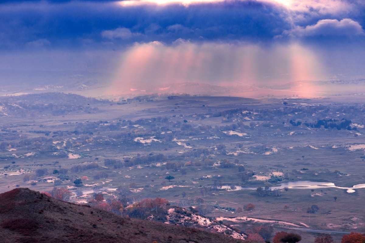 坝上晨光（续一）。
