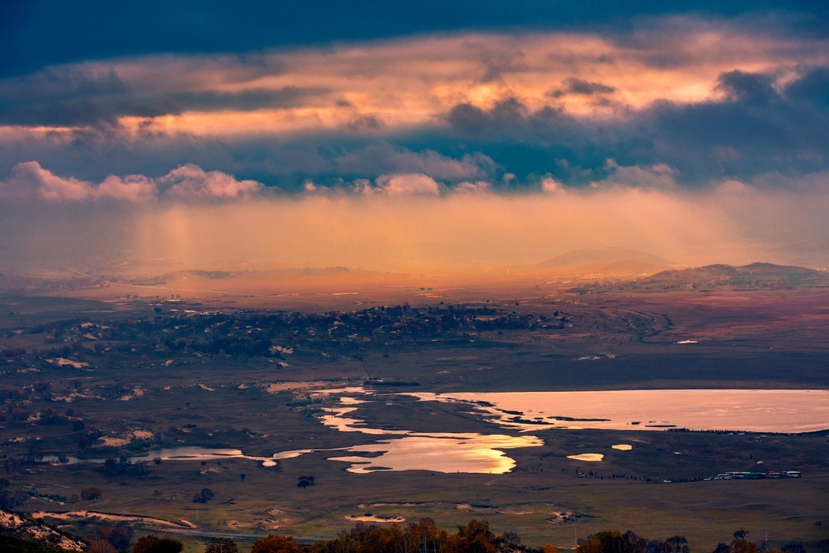 坝上晨光（续一）。