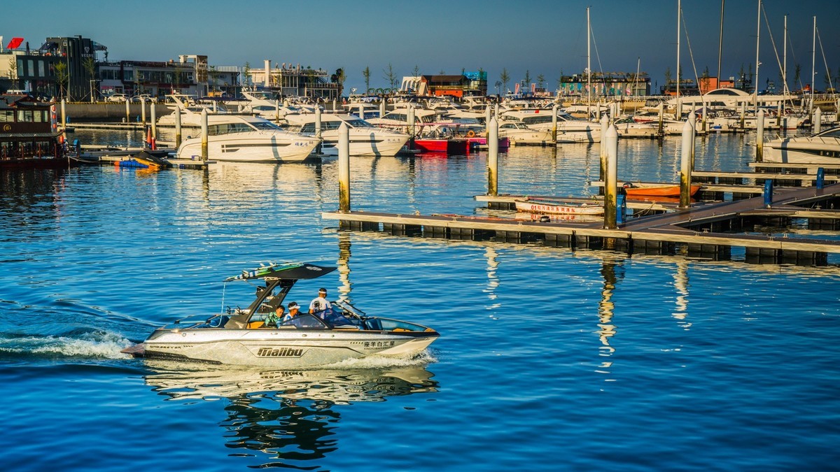 浪 漫 的 东 港 （ 一 ）