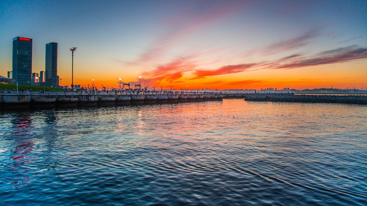 浪 漫 的 东 港 （ 一 ）