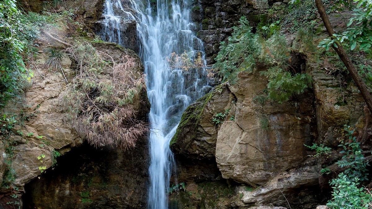 丝丝泉水入黄河