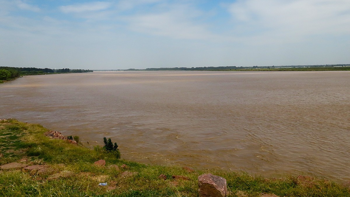 丝丝泉水入黄河