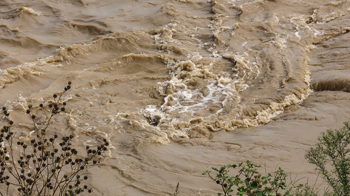 丝丝泉水入黄河