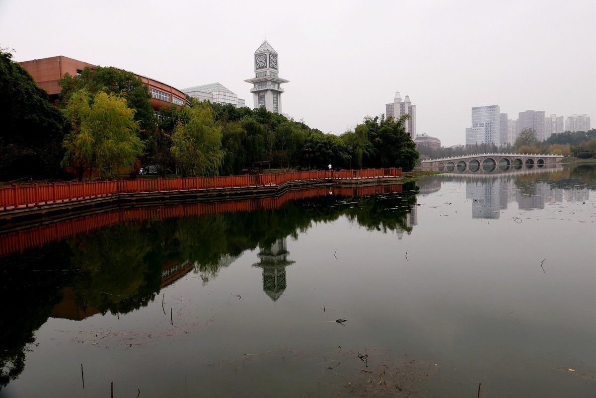 中南财经酒店（中南财经学院简介,地址） 中南财经旅店


（中南财经学院简介,地点
）《中南财经学院简介,地址》 财经新闻