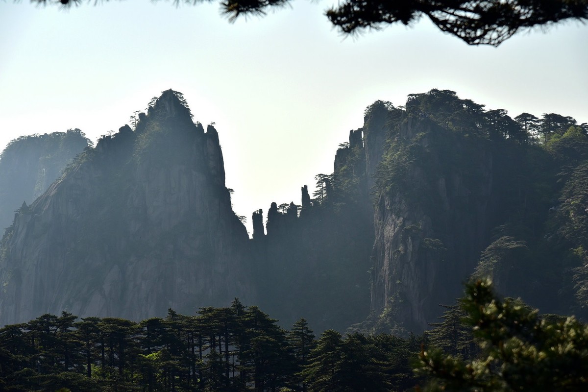 一生痴绝处，无梦到徽州。天下黄山（二）