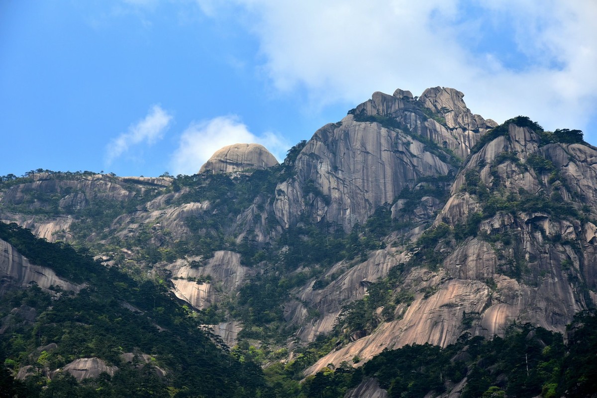 一生痴绝处，无梦到徽州。天下黄山（二）