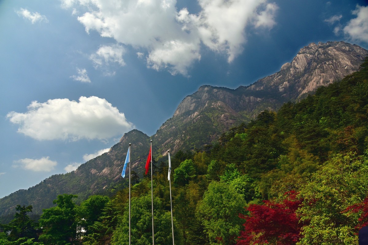 一生痴绝处，无梦到徽州。天下黄山（二）