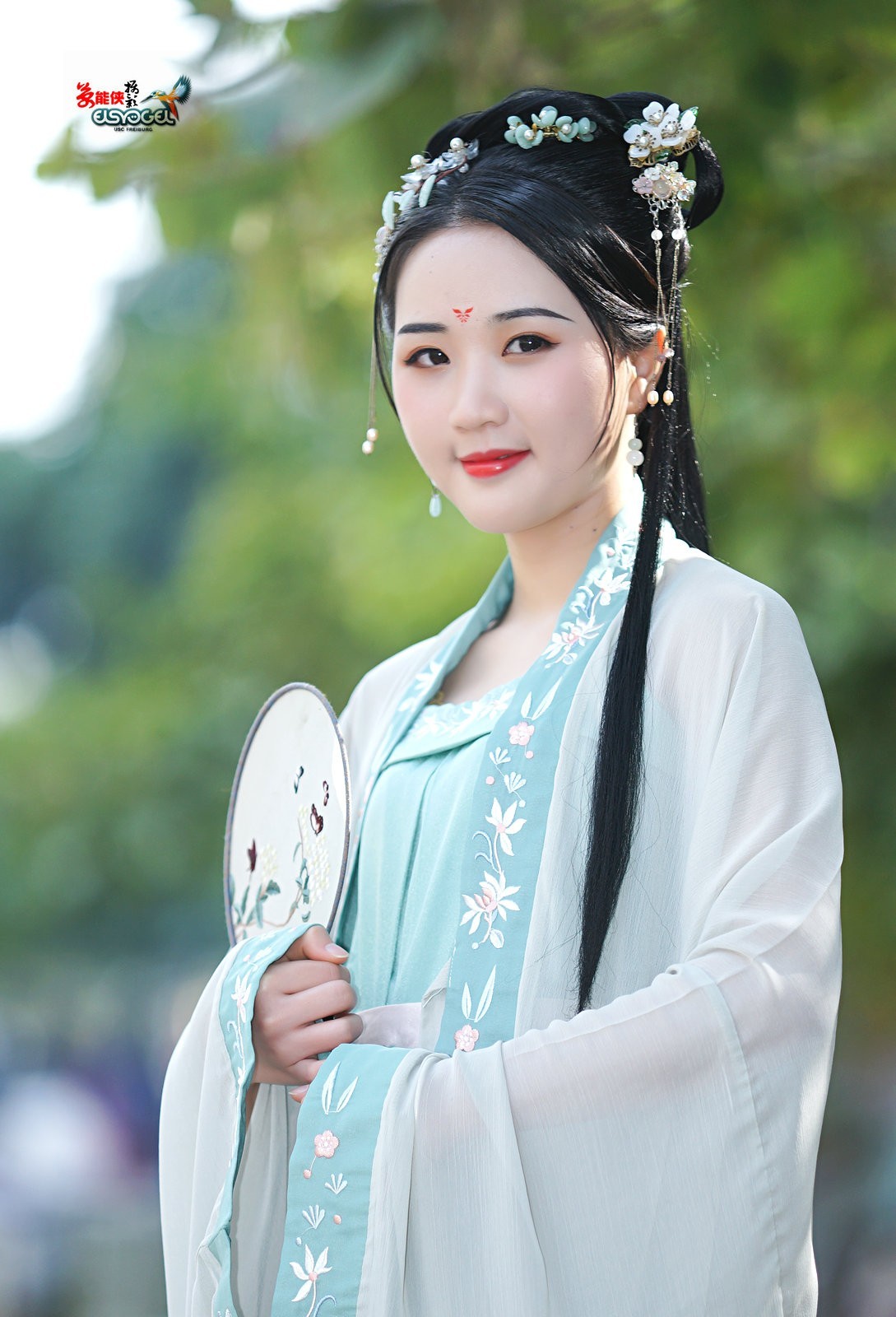 【八月天汉服美女】--小董