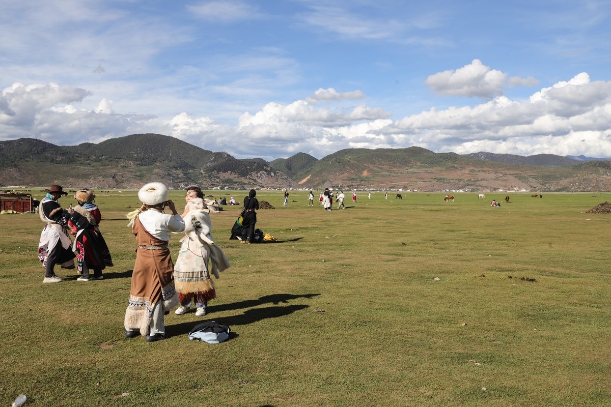 香格里拉--纳帕海打卡的游客124