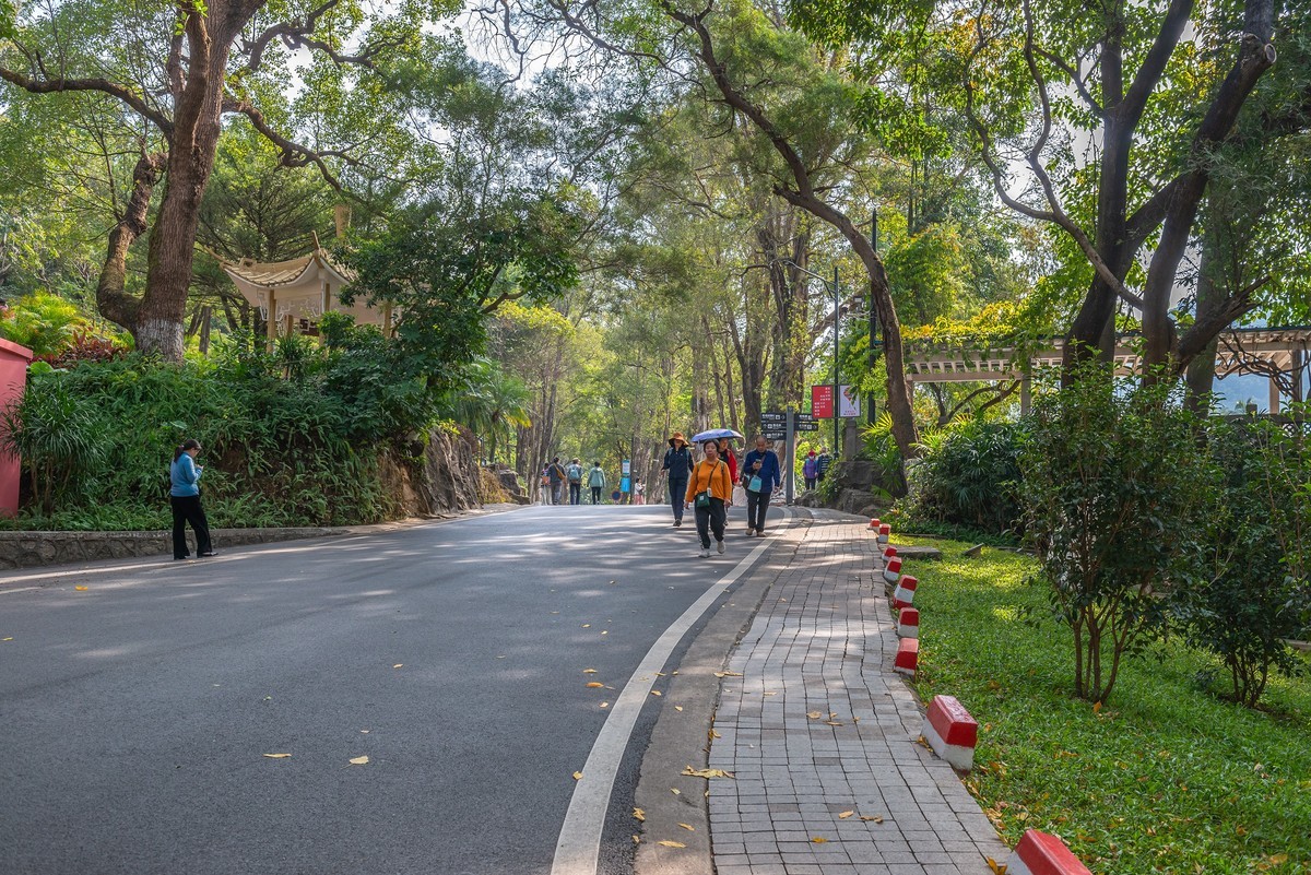 广州白云山黄婆洞风光